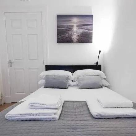 Rent this studio apartment on Dundee City in DD2 2NF, United Kingdom