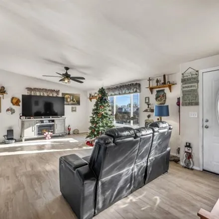 Image 5 - 3079 Mono Street, Silver Springs, NV 89429, USA - Apartment for sale
