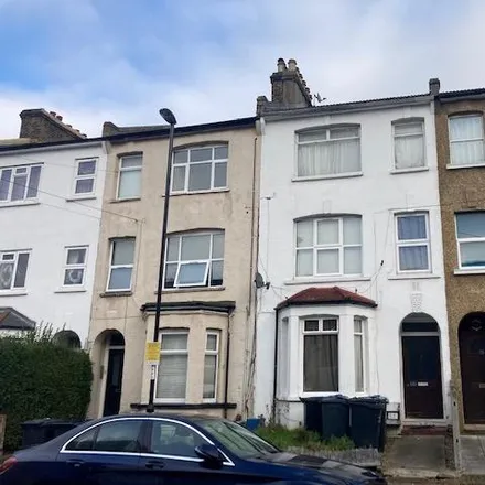 Rent this 1 bed apartment on Walter's Road in London, SE25 6LF