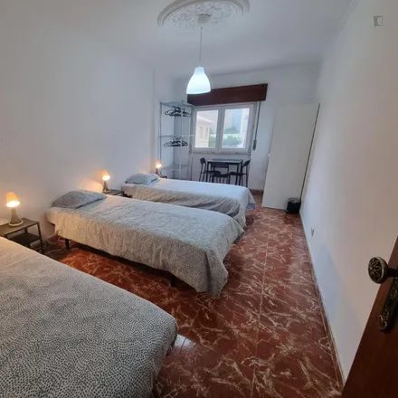 Rent this 3 bed room on Rua Guilhermina Suggia 3 in 2725-412 Algueirão-Mem Martins, Portugal
