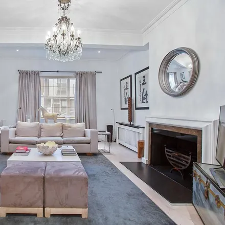 Rent this 3 bed townhouse on 128 Pavilion Road in London, SW1X 0BP