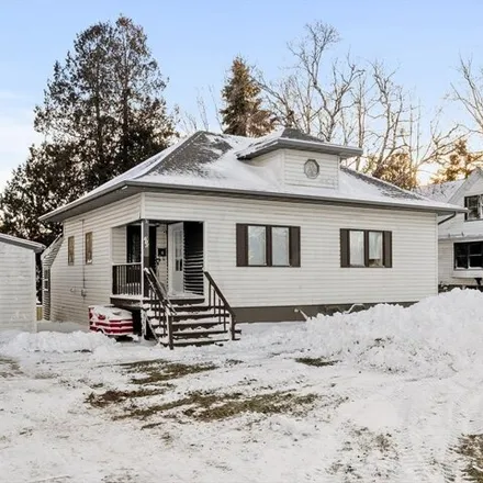 Image 1 - 746 Center Street, Kewaunee, WI 54216, USA - House for sale