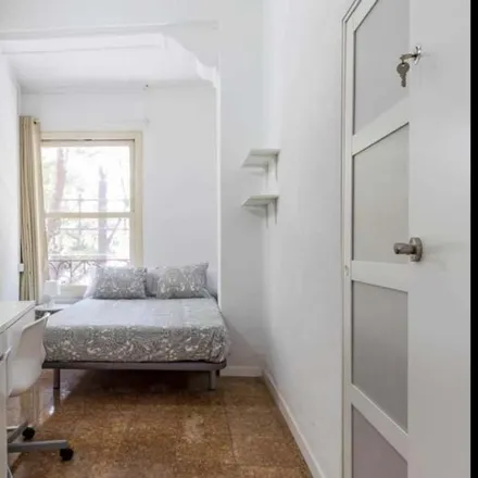 Rent this 11 bed room on Gran Via del Marqués del Túria in 46, 46005 Valencia