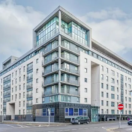 Rent this 2 bed apartment on Kingston Quay in Morrison Street, Glasgow