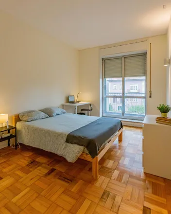 Rent this 8 bed room on Moreira de Sá in Rua de Cinco de Outubro, 4100-173 Porto