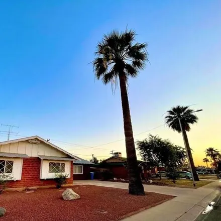 Rent this 3 bed house on 4031 West Ocotillo Road in Phoenix, AZ 85019