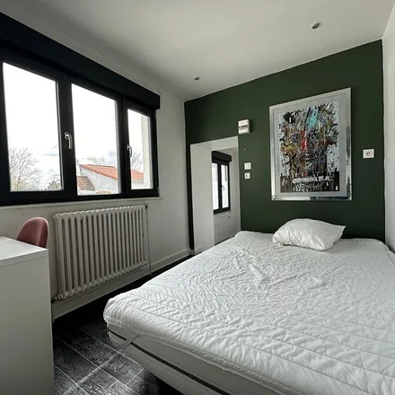 Image 3 - 13 Rue du Dévouement, 59170 Croix, France - Apartment for rent