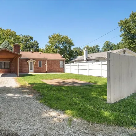 Buy this 2 bed house on 3013 Roland Avenue in Belleville, IL 62226