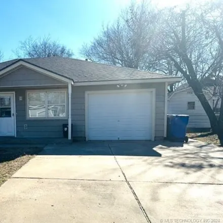 Buy this 3 bed house on 243 East Midway Street in Broken Arrow, OK 74012