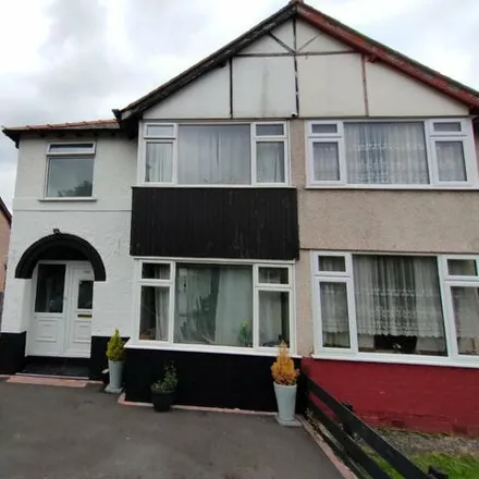 Buy this 3 bed duplex on Newbrigg Road in Pandy, LL12 8BN