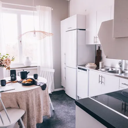 Rent this 2 bed apartment on Birkagatan in 736 33 Kungsör, Sweden