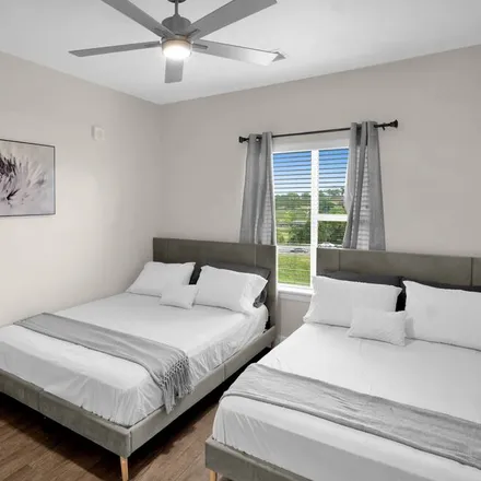 Rent this 2 bed apartment on Nashville-Davidson