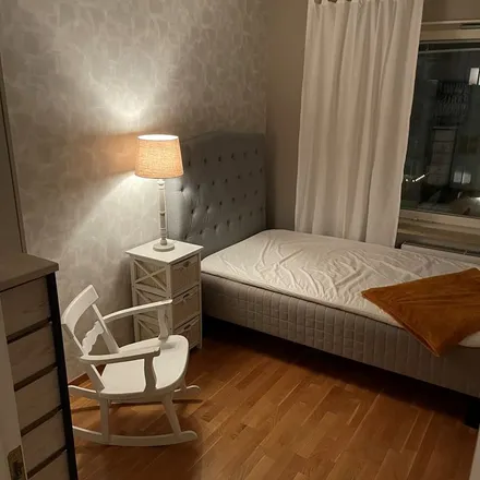 Rent this 4 bed apartment on Heliosgatan 40 in 120 61 Stockholm, Sweden