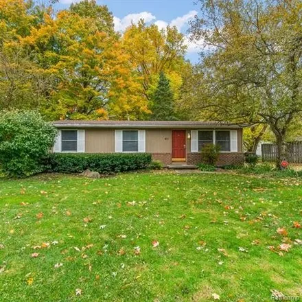 Buy this 3 bed house on 411 Sawyer Road in Lansing, MI 48911