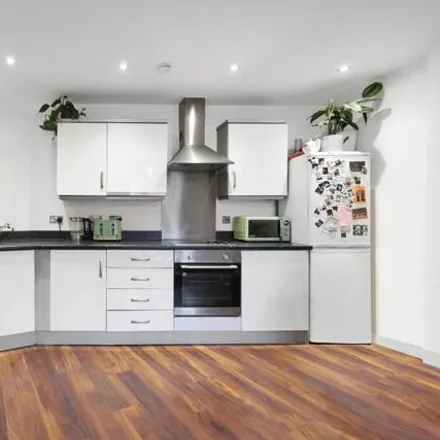 Image 2 - Almond Court, Mount Pleasant Hill, Upper Clapton, London, E5 9BQ, United Kingdom - Apartment for rent