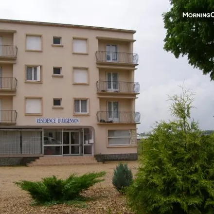 Rent this 2 bed room on Châtellerault