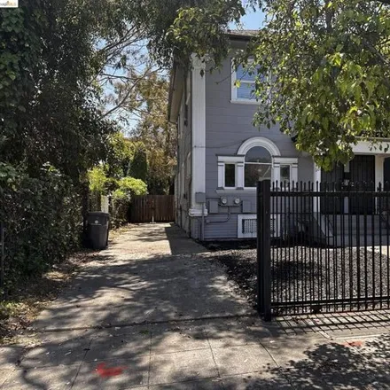 Image 1 - 601 32nd St, Oakland, California, 94609 - House for sale