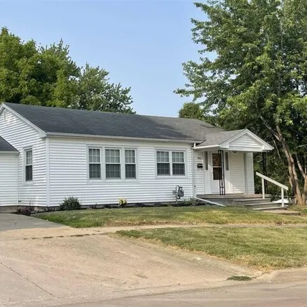 Buy this 2 bed house on 300 West Clay Street in Mount Pleasant, IA 52641
