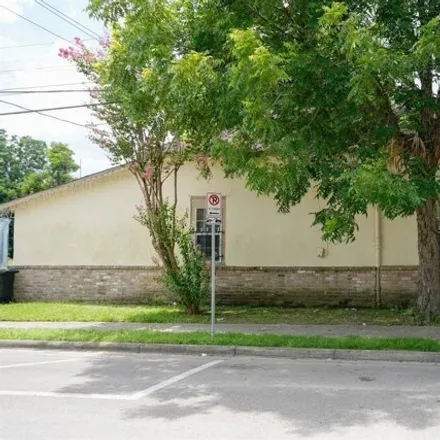 Rent this 1 bed house on 1690 Ryon Street in Houston, TX 77009