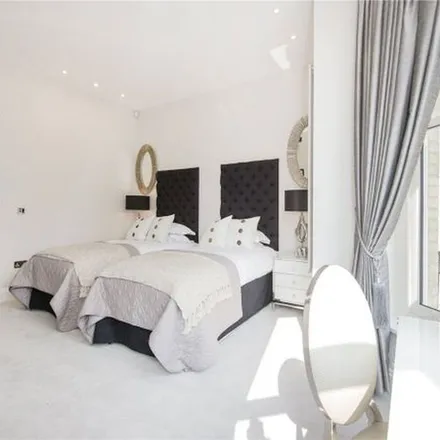 Image 9 - Tobias Matthay, 21 Arkwright Road, London, NW3 6BG, United Kingdom - Apartment for rent