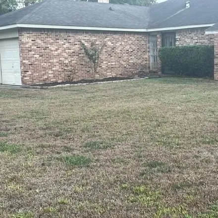 Rent this 3 bed house on Vandalia Way in Houston, TX 77053