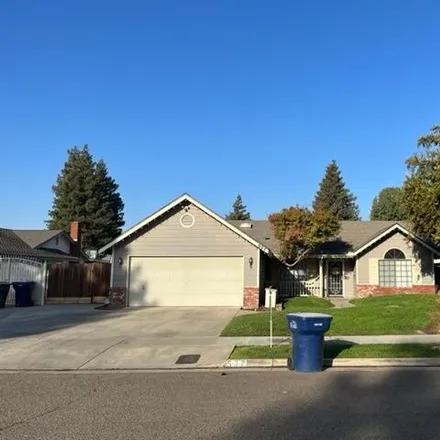 Buy this 3 bed house on 537 Coral Street in Tulare, CA 93274