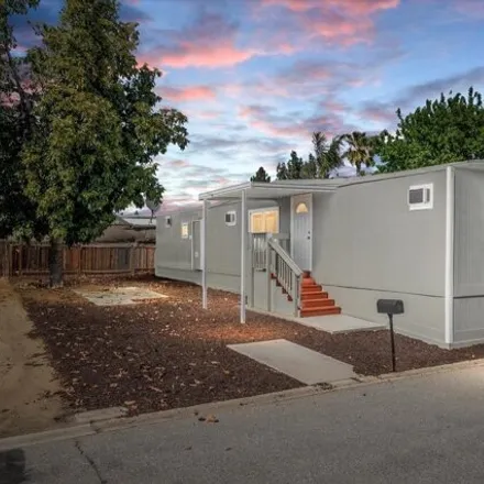 Buy this studio apartment on 143 Fernwood Lane in Kern County, CA 93308