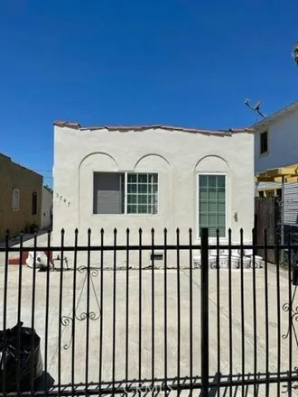 Image 2 - 3755 Ruthelen Street, Los Angeles, CA 90018, USA - House for sale