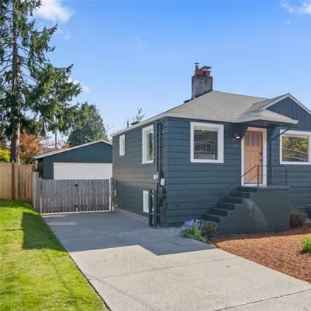 Buy this 3 bed house on 115 North 101st Street in Seattle, WA 98133