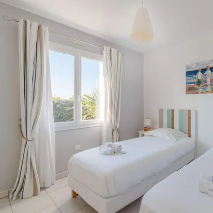 Rent this 3 bed house on 44760 Les Moutiers-en-Retz