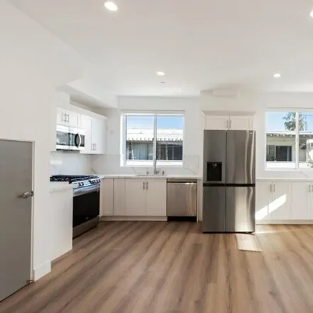 Rent this 1 bed townhouse on 852 South Shenandoah Street in Los Angeles, CA 90035