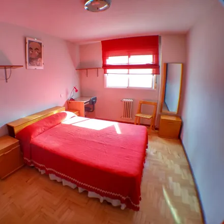 Rent this 1 bed room on Calle de Las Naves in 23, 28005 Madrid