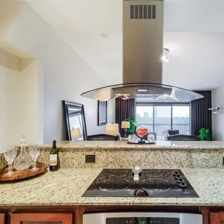 Image 8 - Woodway Place, 661 Bering Drive, Houston, TX 77057, USA - Condo for sale