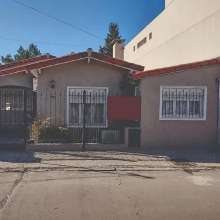 Buy this 4 bed house on Dabove 704 in Partido de Morón, Castelar