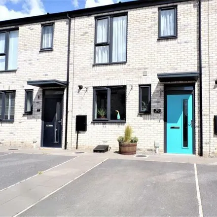 Buy this 2 bed townhouse on 31 Crusoe Road in Hull, HU7 3NL