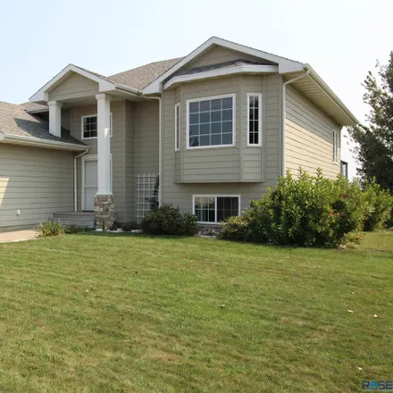 Image 2 - 3828 North Galaxy Lane, Sioux Falls, SD 57107, USA - House for sale