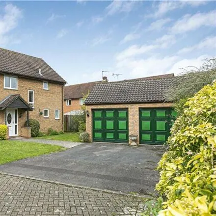 Image 1 - 12 Hardell Close, Egham, TW20 9JG, United Kingdom - House for sale