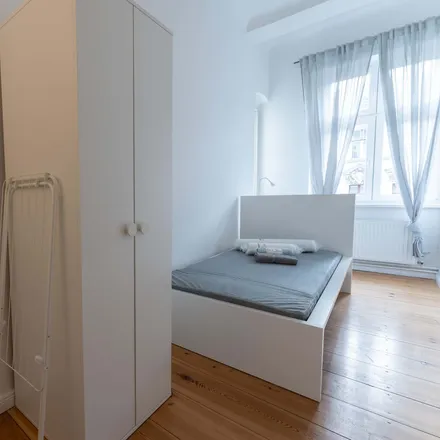 Rent this 4 bed room on Biebricher Straße 15 in 12053 Berlin, Germany