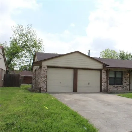 Rent this 3 bed house on 2750 Belhaven Drive in Mesquite, TX 75150