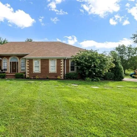 Buy this 3 bed house on Hunters Crossing Way in Warren County, KY 42104