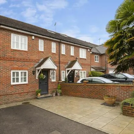 Buy this 3 bed duplex on Regents Place in Loughton, IG10 4PP