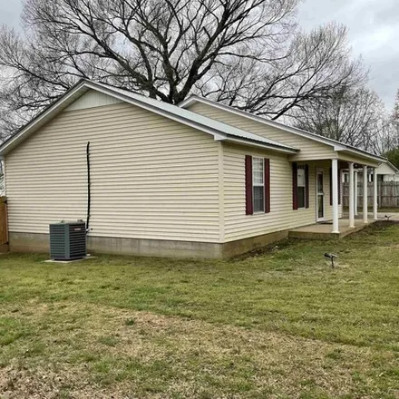 Image 2 - 91 West Tracy Street, Bells, Crockett County, TN 38006, USA - House for sale