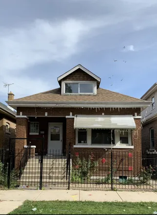 Buy this 6 bed house on 6219 South Sacramento Avenue in Chicago, IL 60629