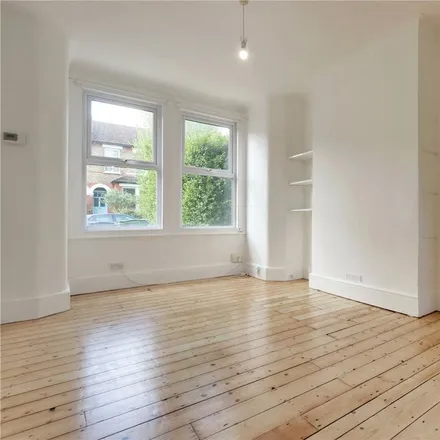 Rent this 4 bed house on Evesham Road in Bowes Park, London