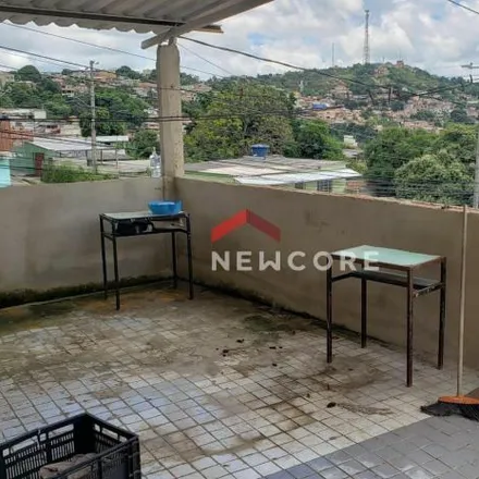 Buy this 2 bed house on Avenida Osvaldo Alves de Araújo in Ribeirão das Neves - MG, 33821-200