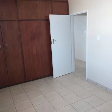 Image 7 - Milton Road, Richmond Estate, Parow, 7460, South Africa - Apartment for rent