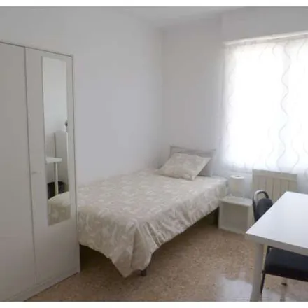 Image 5 - Calle Pablo Iglesias, 28, 50018 Zaragoza, Spain - Apartment for rent