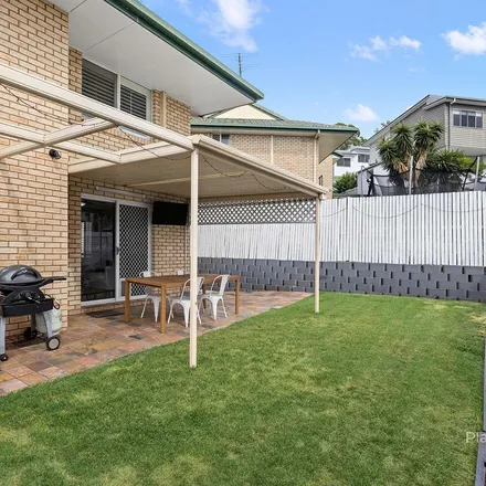Rent this 3 bed townhouse on 39 Blantyre Road in Mount Gravatt East QLD 4122, Australia