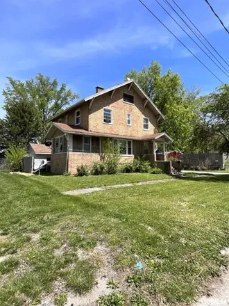 Buy this 3 bed house on 498 East Kerr Street in Centralia, IL 62801