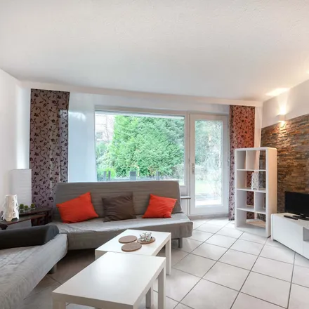 Rent this 2 bed apartment on Kleine Straße in 21075 Hamburg, Germany